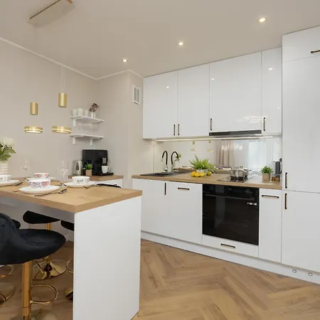 Apartment Tasteful Grzybowska Near Centre By Renters
