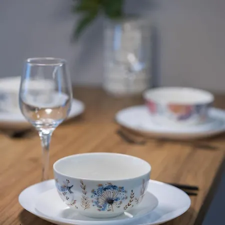 Apartment Tasteful Grzybowska Near Centre By Renters